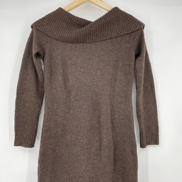 ASTR the Label | Lillian Sweater Dress in Brown Knit Off Shoulder Midi L - Picture 12 of 16